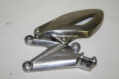 Fußrastenanlage vorne links Triumph Street Triple D67LD 08-12 (Lager11-20)