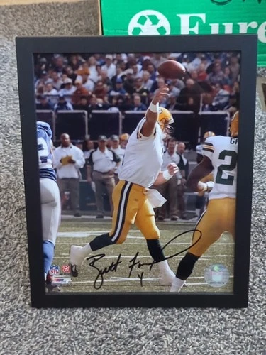 Brett Favre GREEN BAY PACKERS Framed 8x10 Hand Signed Autographed photo