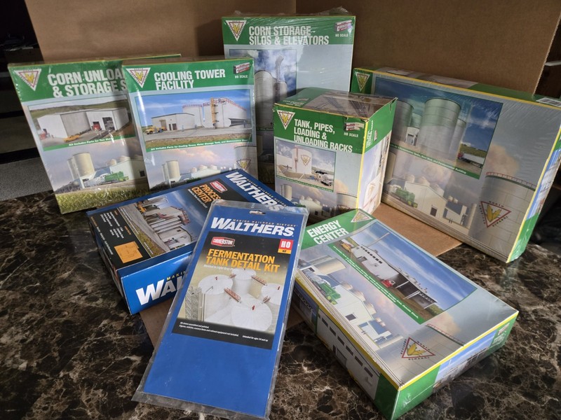 Walthers Cornerstone Processing Center/ North American Ethanol Complete Set