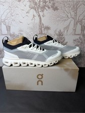 On Cloud 6 Versa Sneaker in White  Black mesh lace-up