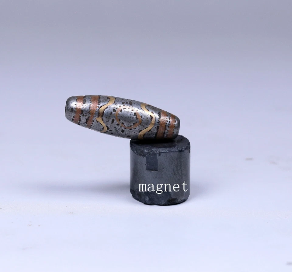 Tibetan Himalayan, Nepalese old Dzi beads, meteorite iron beads - Image 2 of 4