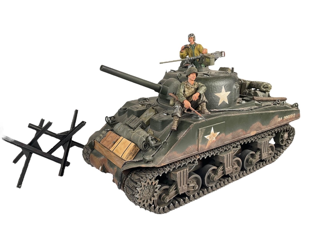 Forces of Valor NO 85007 U.S. M4A3 SHERMAN D-DAY DIECAST TANK 1:16