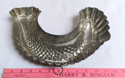 Vintage Curved Metal Fish Jello Aspic Mold 12" Kitchen Wall Hanging Hook Germany - Picture 15 of 15