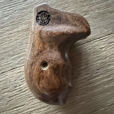 Altamont Walnut Smith  Wesson Engraved J Frame Grips Round Butt Mint Condition