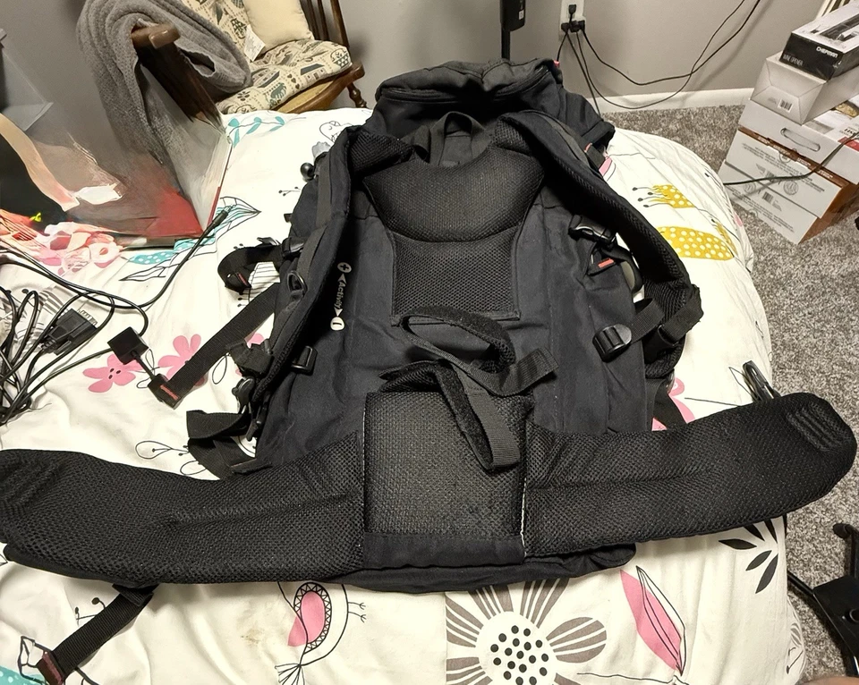 Mochila Being Olympics 2008. Excelente estado. Raro. Usado muy temprano. Foto 2 de 4