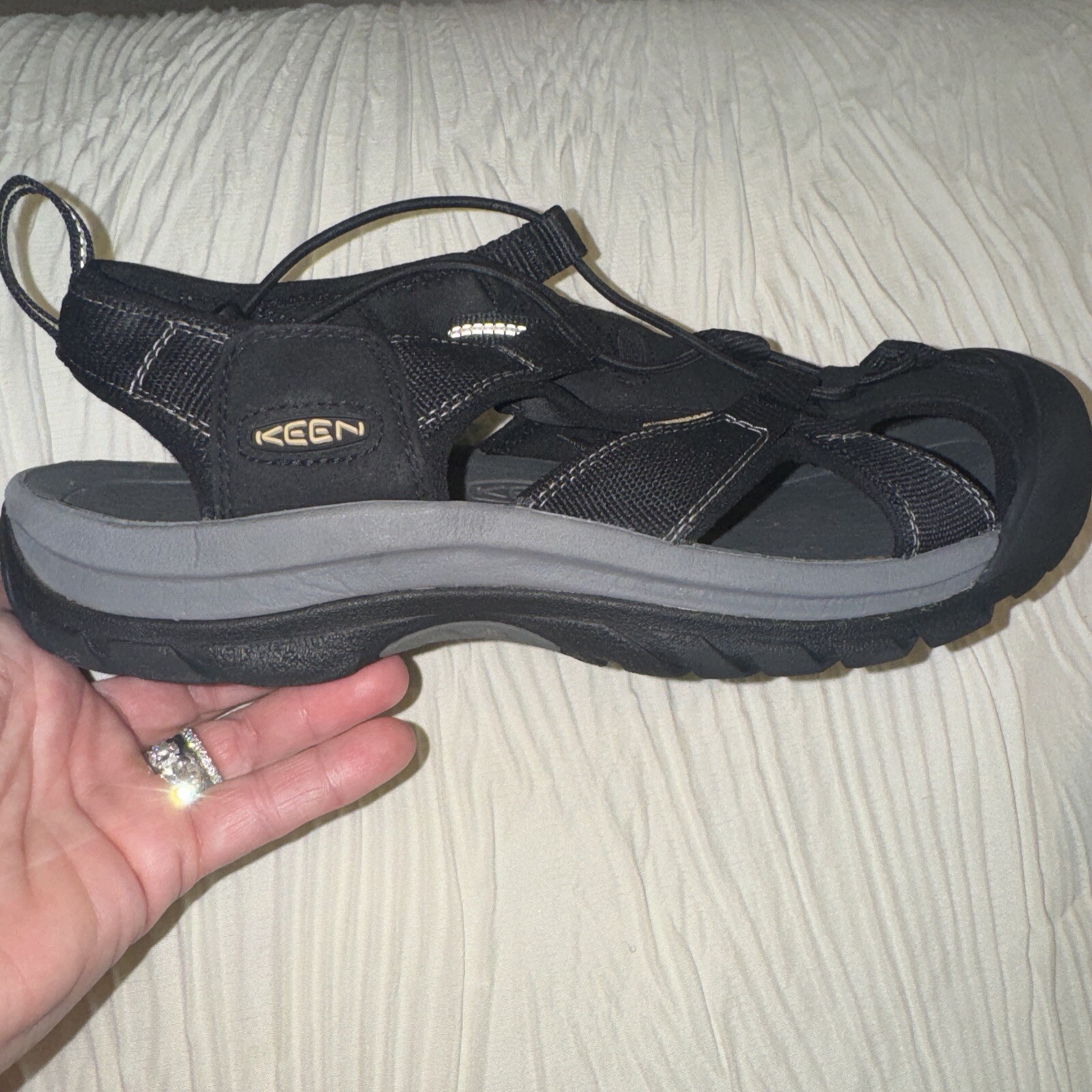 Keen Sandali Sportivi Uomo Nero Scarpe da Trail Acqua Maglia Elasticizzata 9 Nuovi con scatola