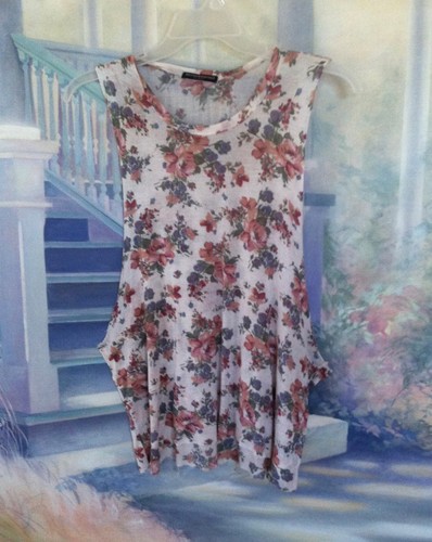 Lovely Brandy Melville Sleeveless Women's Floral Shirt/Tunic One Size Fits All - Bild 6 von 12