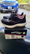 saucony-hurricane-23-running-shoe-womens-size-55-black-pink-sneaker