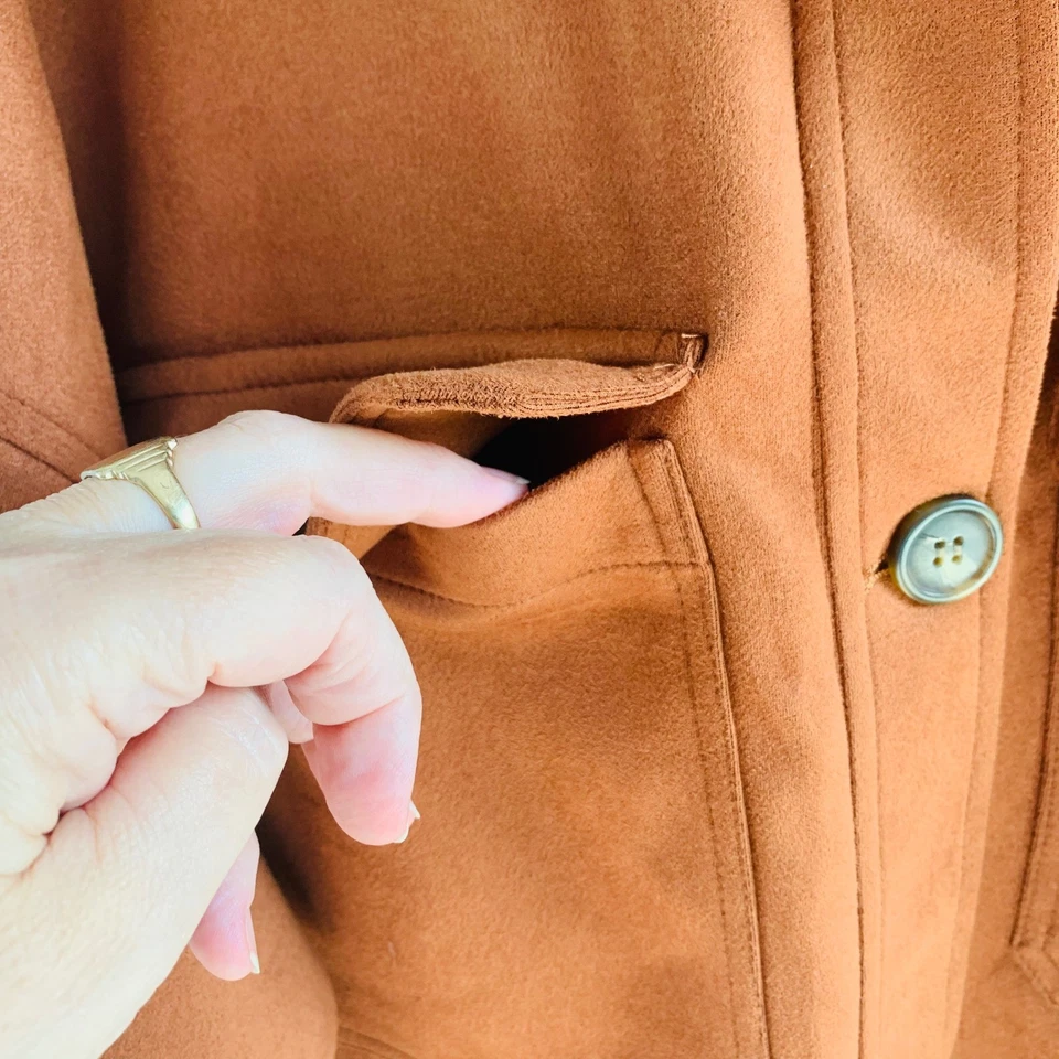 NUEVO SIN ETIQUETAS Colección Bagatelle Imitación Gamuza Marrón Chaqueta Pequeña Abotonada Cazadora Boho Foto 4 de 4