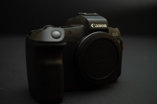 Canon EOS R 30.3MP Digital Camera - Black (Body Only)