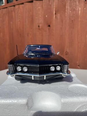 ACME社製 1964　Buick Riviera 1/18　ブロンズカラー ACME 1/18 Scale 1964 Buick Riviera Custom Cruiser Diecast Model