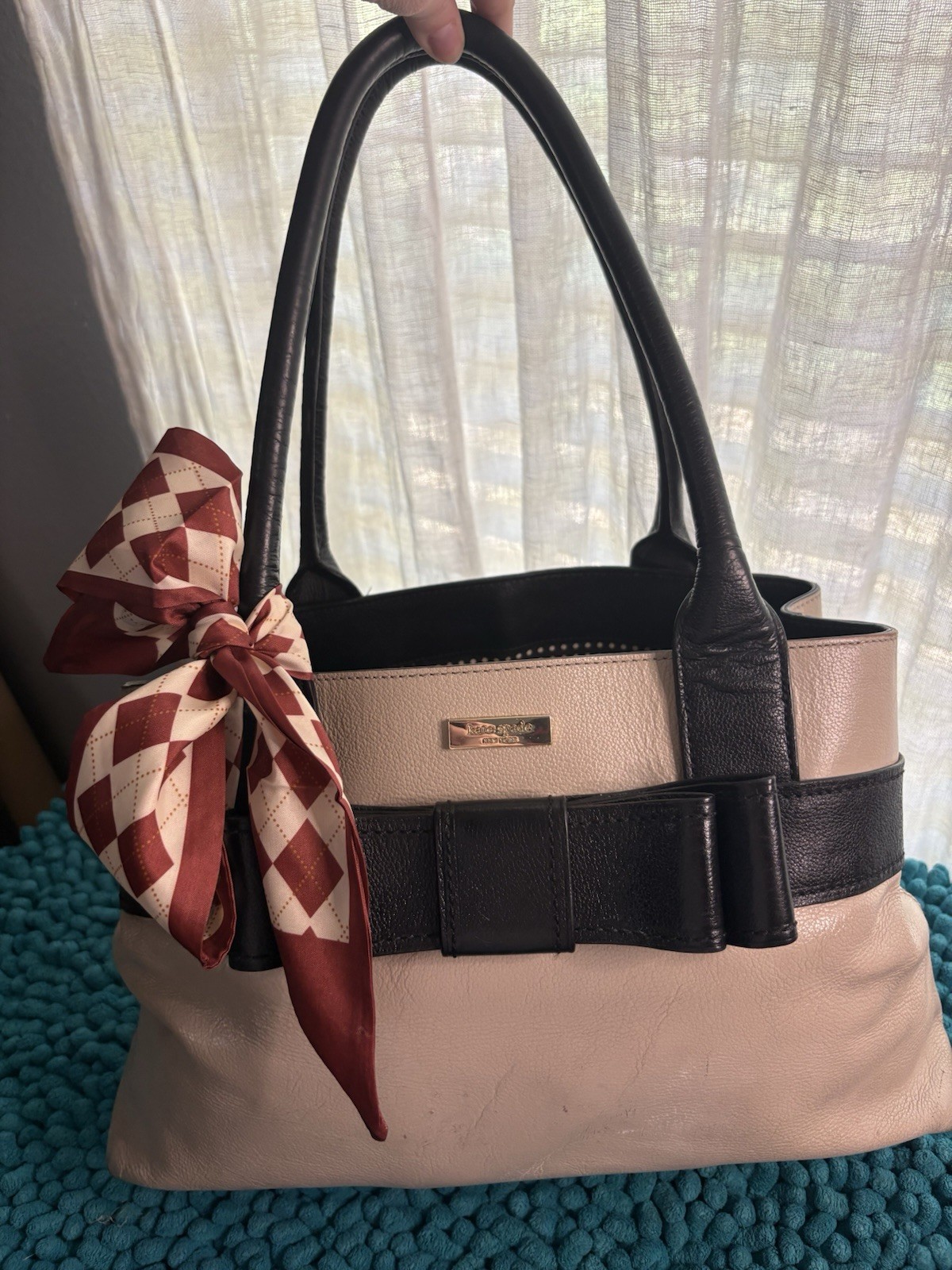 Kate Spade/ Villabella Elena Avenue Black & Beige Bow Shoulder Bag ! 👛💅