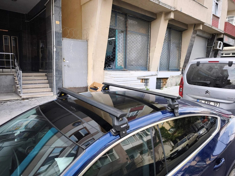 Barras transversales de techo para Audi A5 Sportback (2017-2024), negras Foto 3 de 4