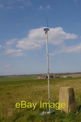 Foto 6x4 Trigpunkt und Telemetrik am Hainey Hill; Ely Kathedrale in dis c2007