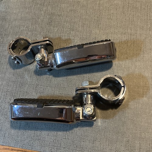 Harley-Davidson Touring Crash Bar Highway Foot Pegs Pedal 1-1/4” Bar & Shield - Picture 9 of 9