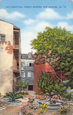 Postcard LA: Old Courtyard, French Quarter New Orleans, Louisiana, Linen 1946