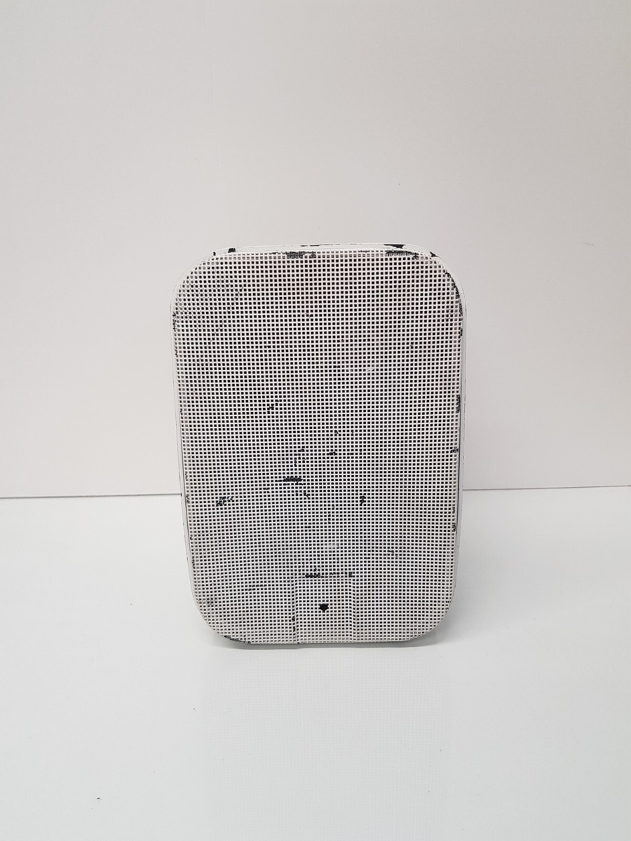 JBL Speaker, control 2.4G, 2-Way Compact Speaker, sold as seen JBL Speaker, control 2.4G, 2-Way Compact Speaker, sold as seen