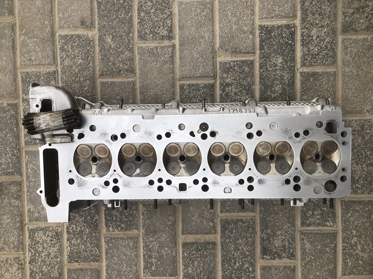 1748393 BMW E36 320i E34 520i M50B20 Single Vanos cylinder head