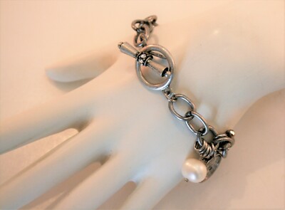 Marlyn Schiff grey tone round links with faux pearl & bee charm toggle bracelet 