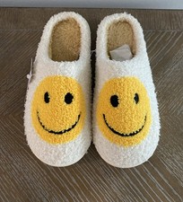 Smiley Face Plush Slippers Comfortable Plush Slip On White Women's Small 5-6