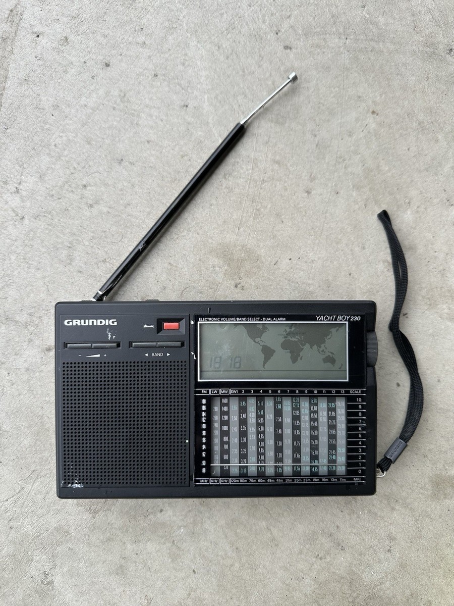 Yacht-Boy 208 Radio Grundig Radio-Vertrieb, RVF, Radiowerke; Fürth