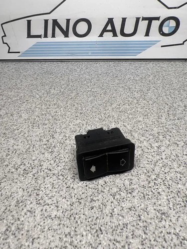 BMW 5 Touring E39 Schalter für Fensterheber hinten links 8368974 2.50 33766719