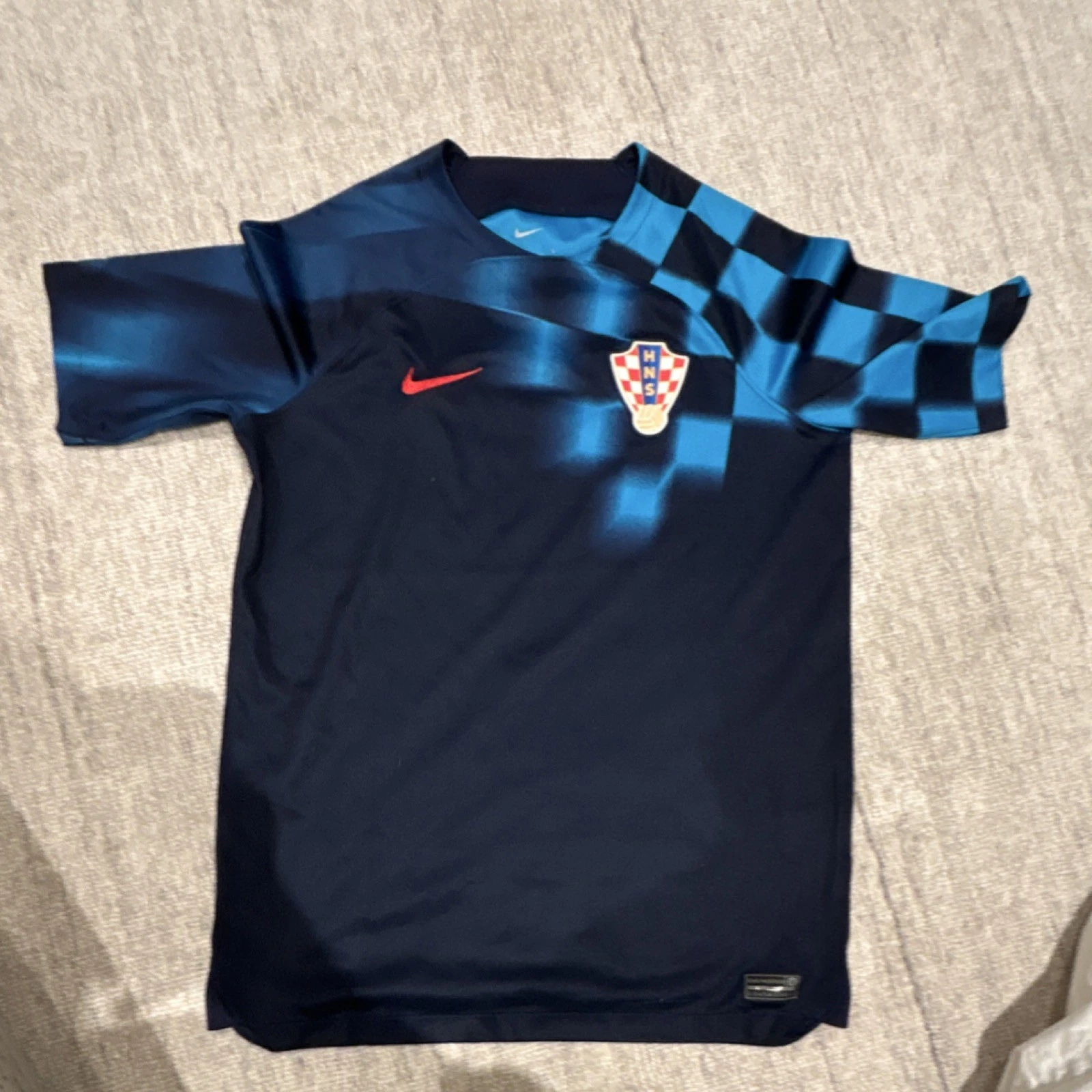 Camiseta Croacia Azul 2022 Brozovic post