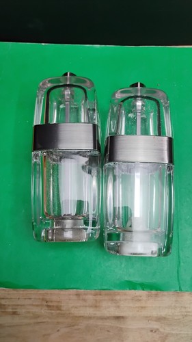 Cole and Mason Salt and Pepper Grinder Set 5" Acrylic Lucite Very Good Condion - Picture 1 of 7