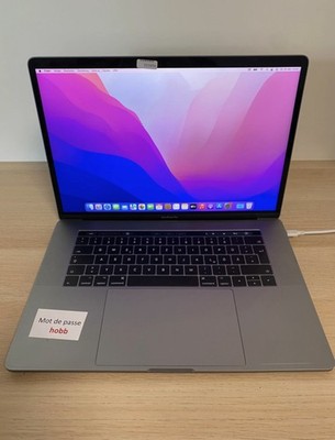 Apple MacBook Pro 15'' (512GB SSD, Intel Core i7, .16GB) Laptop 