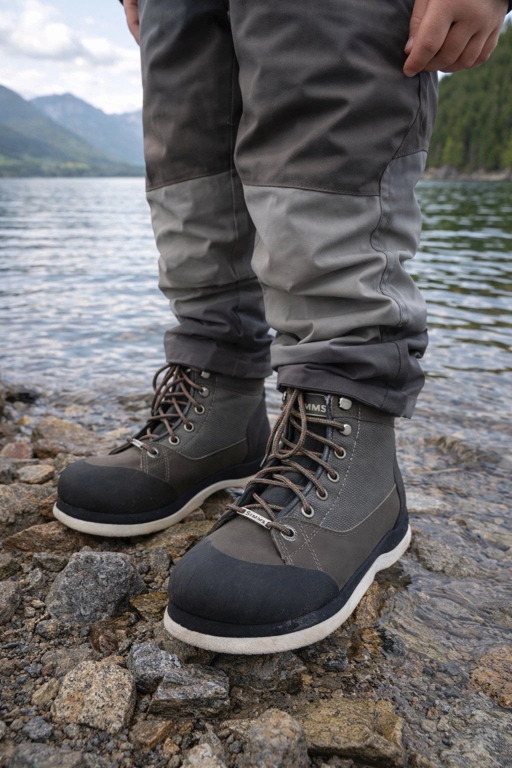 SIMMS FELT SOLES GRAY BLACK LACE-UP WADING BOOTS SIZE 5