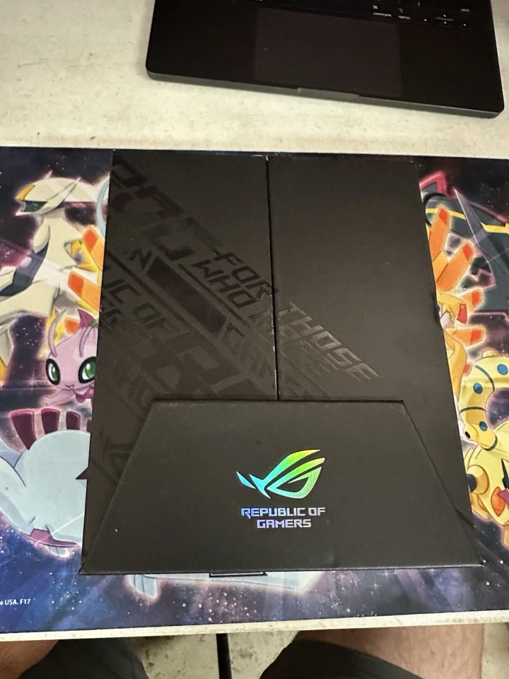 ASUS ROG Harpe Ace Extreme Wireless Gaming Maus - Kohlefaser