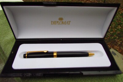 DIPLOMAT  BLACK  LACQUER & GOLD TRIM BALL POINT PEN -CD0100 - CASE & PAPERWORK