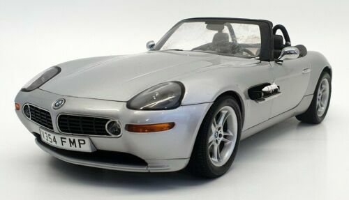Figurine 1/18 Pierce Brosnan James Bond – Résine à Peindre – Vroom / Norev / Autoart