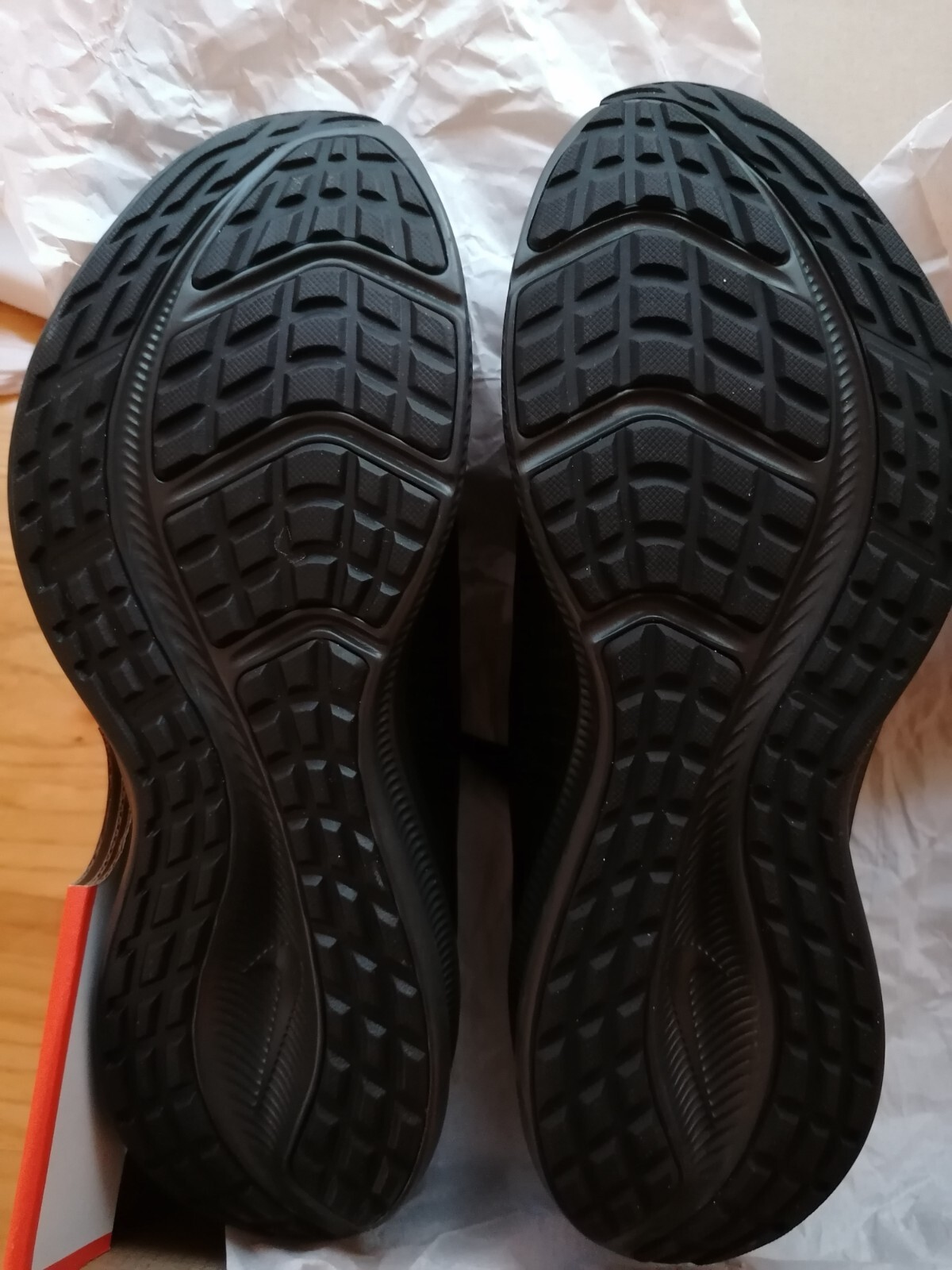 Mens Nike Downshifter 11 trainers, odd sizing, Left UK 9, Right UK 8