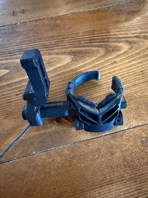 Truglo Drop Away Arrow rest - Image 2 of 3