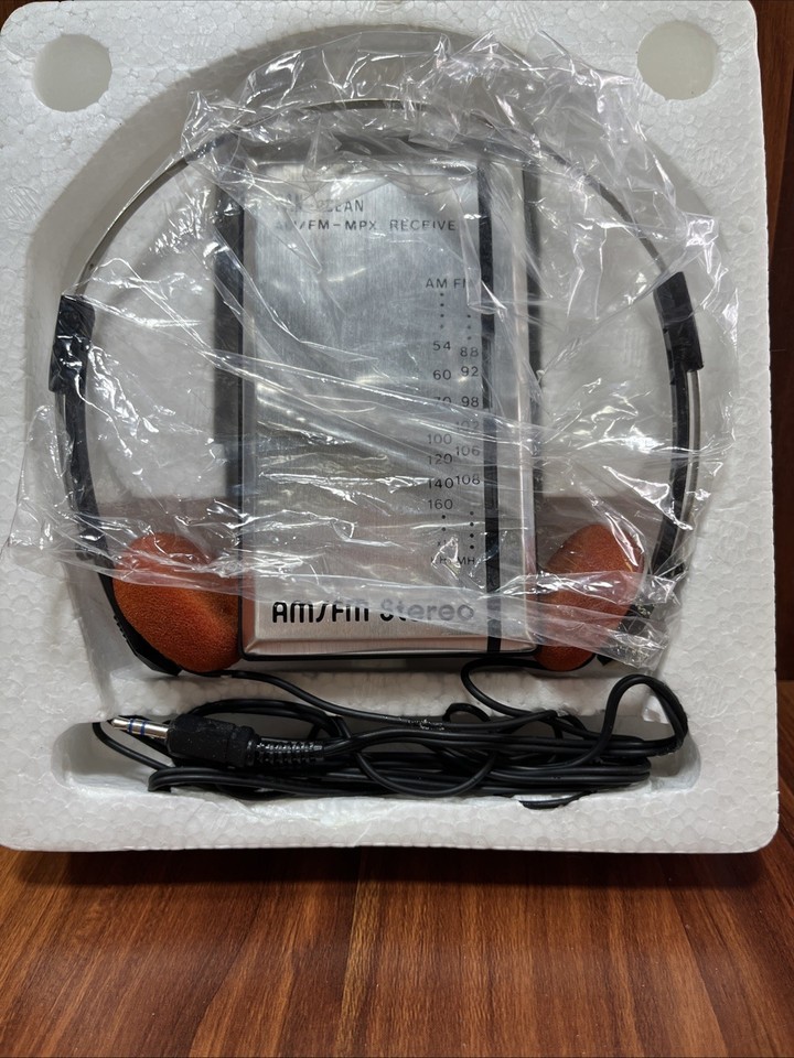 Vintage Walkman FW-36 Girl 70s Shorts Top FM Stereo AM Receiver New In ...