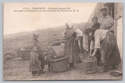 Equihen Barque Renversee umgedrehtes Boot Fischerhaus Boulogne Stevenard