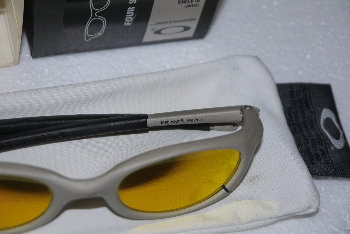 2002 Oakley Magnesium Mag Four S 05-840 Fire Iridium Plasma