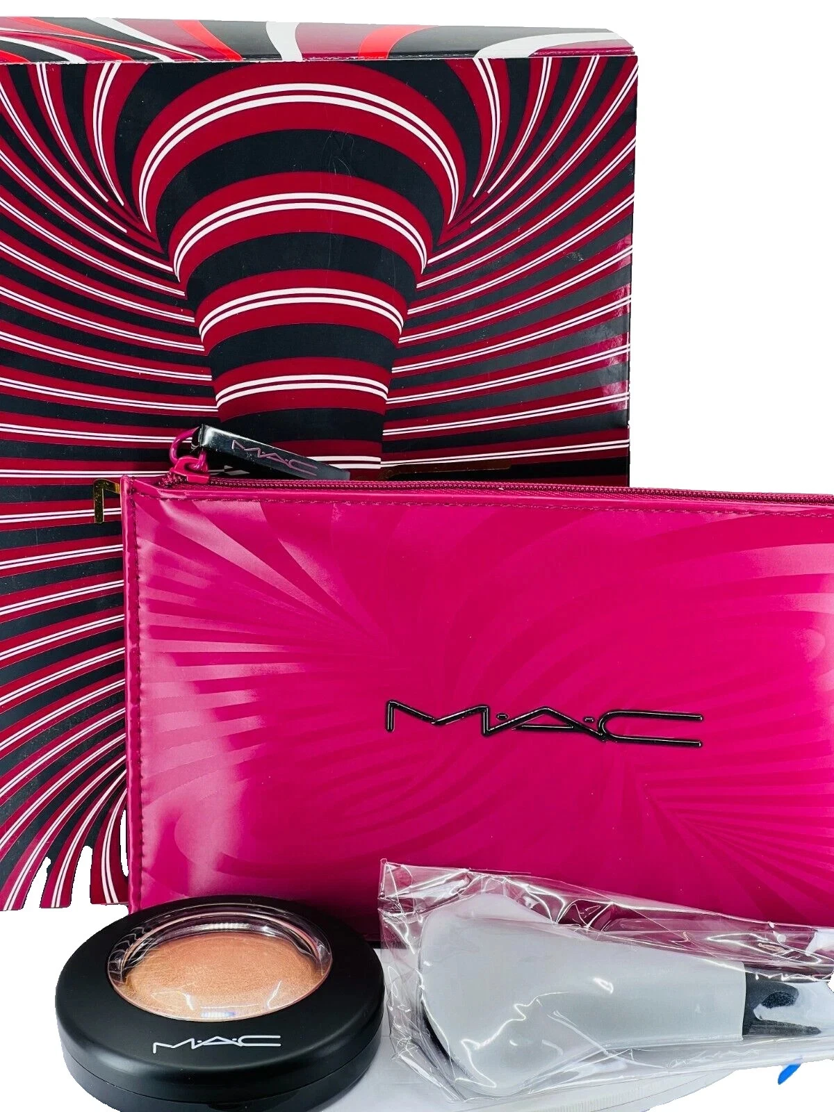 MAC Trick Of The Light Mineralize Skinfinish Kit (NIB)