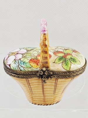 Limoges France Peint Main Marque Deposee Strawberry Basket Trinket Pill Box