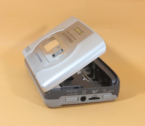 Aiwa HS-GM600Mk2 Vintage Walkman Cassette Player - Picture 7 of 9