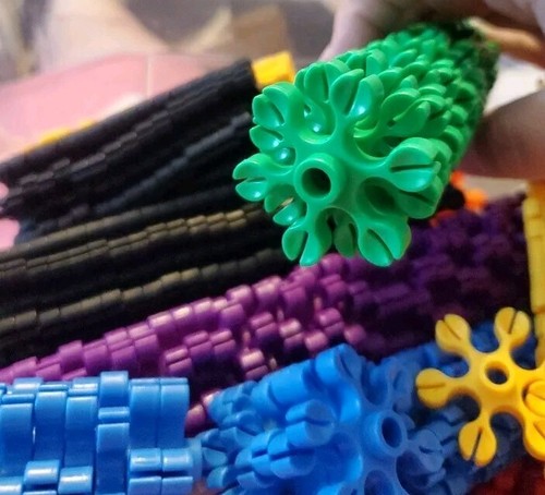 344 Piece Connecting Toys - Picture 6 of 7