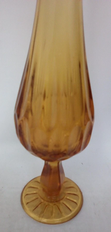 Vaso elástico balançado meados do século vintage vidro Fenton 13" âmbar colonial impressão digital - Imagem 2 de 3