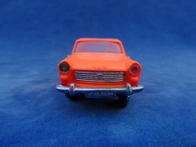Norev plastique Peugeot 404 bleu 1/43 - Collection