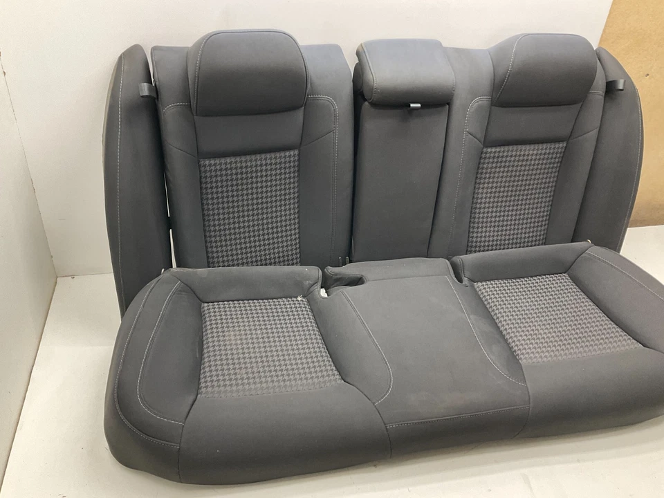 2015 - 2020 DODGE CHARGER REAR Seat - Image 2 of 4