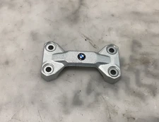 20-24 BMW F900R F 900 R HANDLEBAR RISER CLAMP OEM