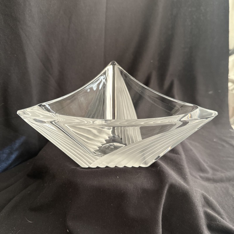 Vtg Mikasa Legacy Lead Crystal Heavy Glass Triangular Bowl With Frosted Design