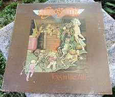 Aerosmith Vinyl Toys in the Attic Record Album 1975 Classic PC 33479 Hard Rock
