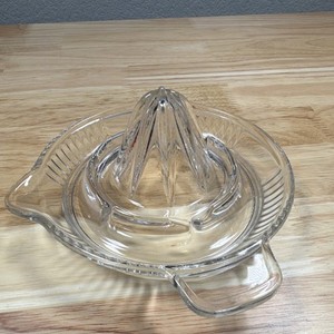 VTG Clear Glass Manual Juicer Easy Clean 6in Citrus Squeezer