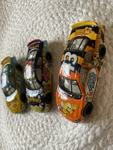 Nascar #43 Richard Petty Cheerios Race Car - Picture 3 of 4